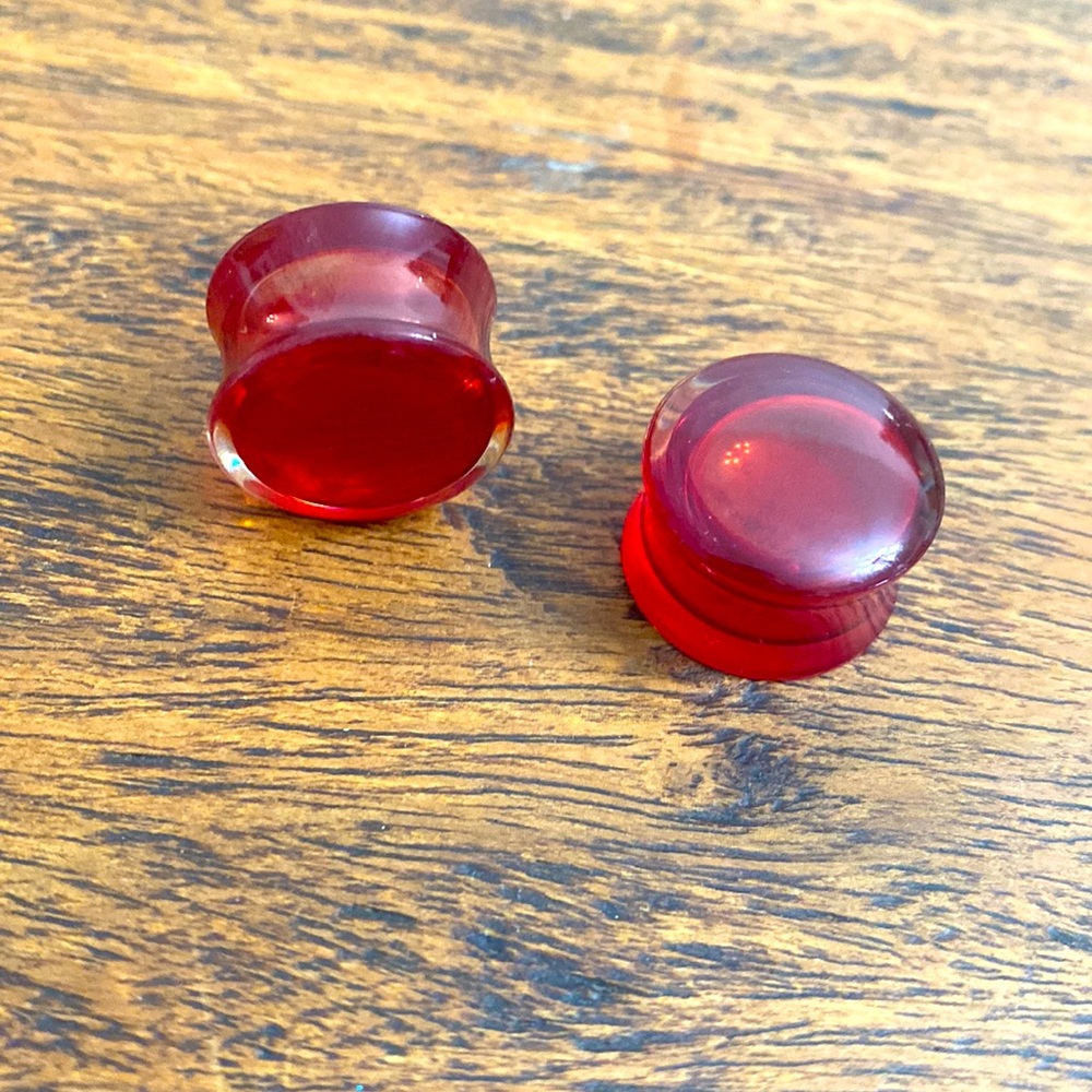 🌼 5/8” “Blood” filled gauges NWOT